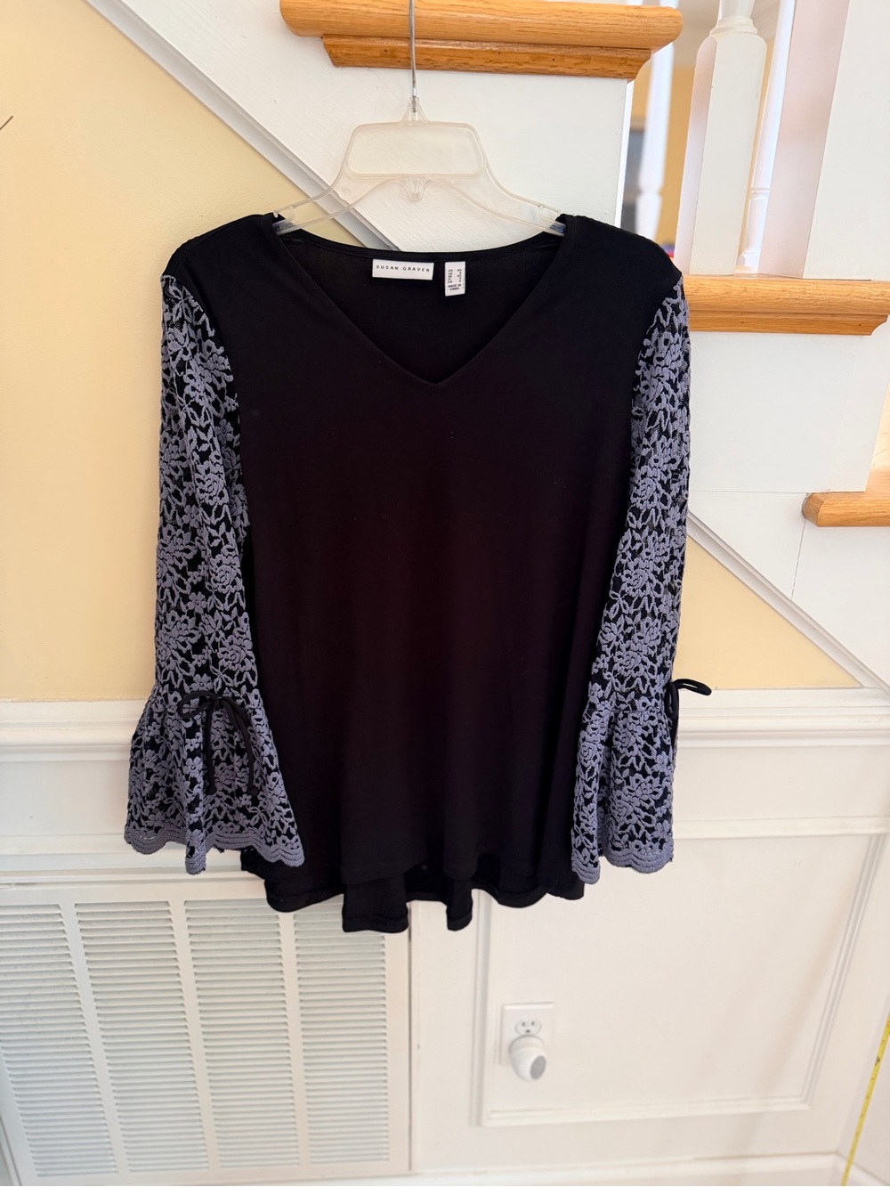 Ladies Size XS Susan Graver Black V-Neck Top with Gray Floral Lace Bell Sleeves